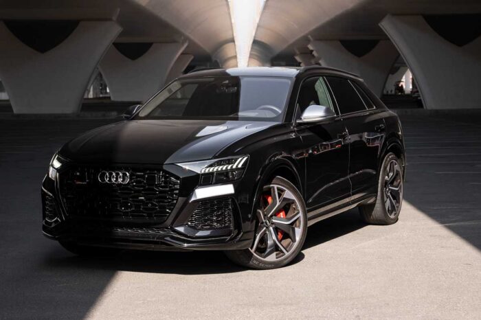 Audi RS Q8 Black